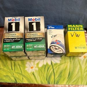 Six brand new oil filters they were purchased for a 2017 Volkswagen Tiguan.